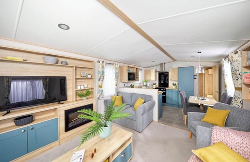 Aberystwyth House | Platinum 2 Bed Hot Tub (Pet)