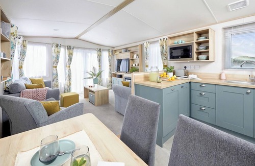 Truro Ski Chalet | Platinum 2 No Pet Sleeps 4