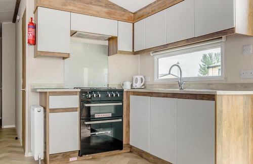 Mablethorpe House | Platinum 6 berth Caravan (2 bed)