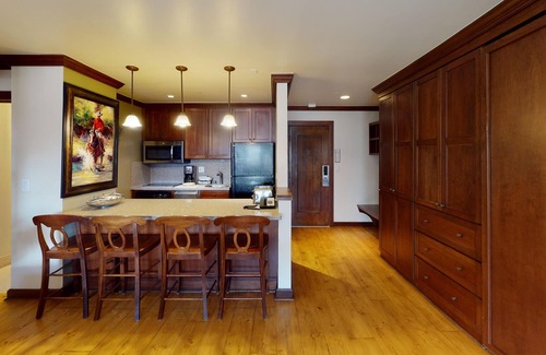 Vail Condo | Platinum Unit w/Pool & HotTub Access & Free Bfast
