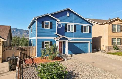 Southeast Colorado Springs House | Play & Connect Summit Bliss Pool Table WiFi