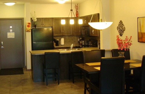 South Pandosy Condo | Playa Del Sol Resort Kelowna Vacation 1bdr+den