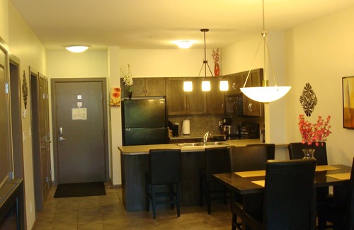 South Pandosy Condo | Playa Del Sol Resort Kelowna Vacation 1bdr+den