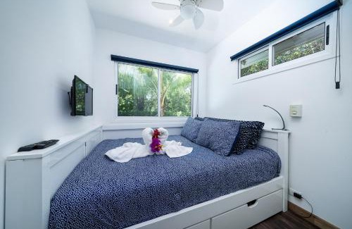 Potrero House | Playa Potrero - Cute, modern Containerhome with pool for 2 people