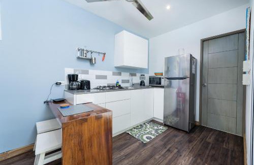 Potrero House | Playa Potrero - Cute, modern Containerhome with pool for 2 people