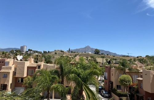 Nueva Andalucia House | Playa Puerto Banus -House with Rooftop Concha view