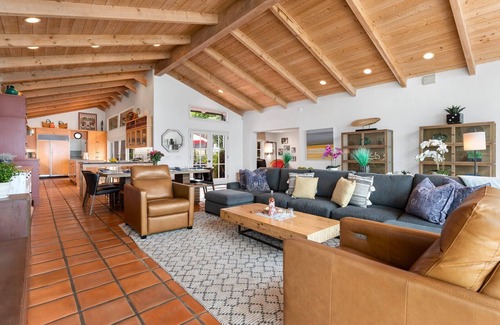 Beach Barber Tract House | Playa Vista La Jolla | Private Beach Access + Pool