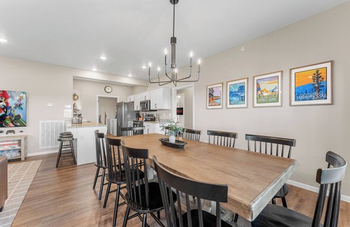 Branson West House | Playful Comfort Meets Ozark Autumn- Dog friendly, Step-free entry, and near SDC
