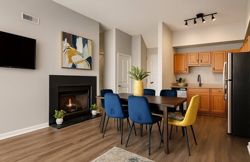 Downtown Cleveland Apartment | Playhouse Square: Downtown, Rock Hall, Clinic, CSU