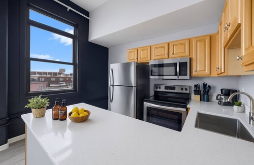 Downtown Cleveland Apartment | Playhouse Square: Downtown, Rock Hall, Clinic, CSU