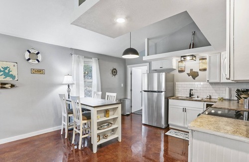 Canyon Lake House | Playin Hooky I Pet Friendly, Canyon Lake