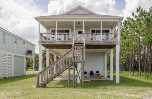 Franklin County House | “Playing Hooky” a relaxing waterfront paradise.