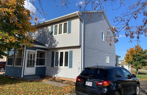 Moncton House | Pleasant 3 Bedroom Moncton Home with Jacuzzi