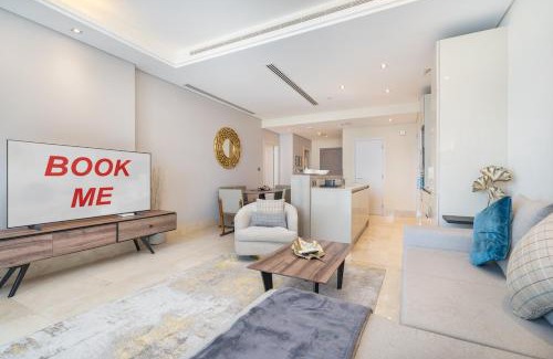 Palm Jumeirah Apartment | Pleasant Apartment with Beach Access, sleeps 6!