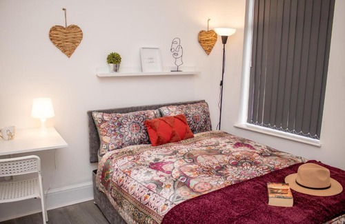 Liverpool House | Pleasant City Escape