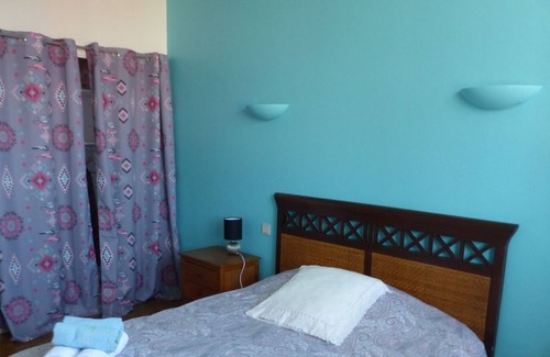 Montredon Apartment | Pleasant duplex of 100 m2 overlooking the sea and the hills, 5 mins from the beach.