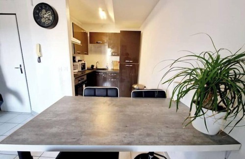 Chateauvert Apartment | Pleasant F2 Downtown