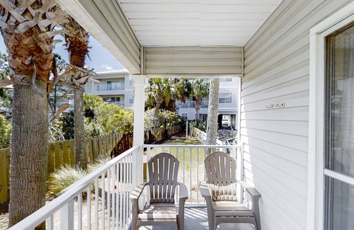 Seagrove Beach Condo | Pleasant first-floor condo with pool & cable