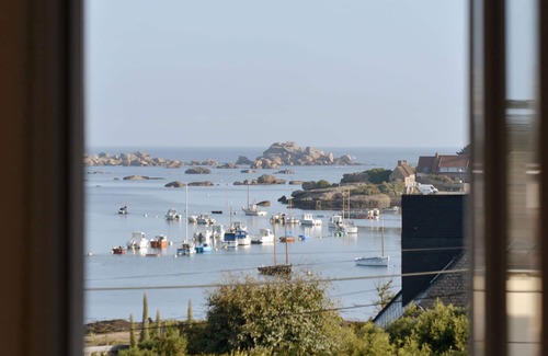 Perros-Guirec House | Pleasant house facing the port of Ploumanac'h Pink granite coast