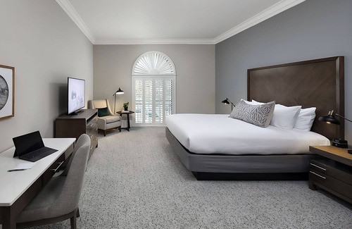 Winters Hotel | Pleasant Stay! 3 Modern Units, Outdoor Fireplace, Free Parking, Pet-friendly!