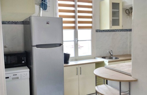 Thiers Apartment | Pleasant T2 bright-calm, Well located 750m from the Beach, Station 9mn walk