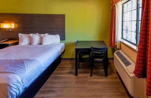 Sweet Home Hotel | Pleasant Unit near H‑E‑B with Swimming Pool Access & Parking Available