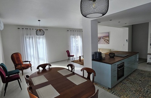 Les Mathes House | Pleasant vacation home in the center of town