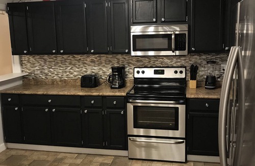 Westgate House | Please book using Air-bnb. C&E Homes and Suites, Dog friendly, close to Lejeune.
