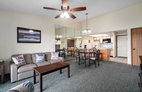 Kimberling City Apartment | Pleasure Point at Kimberling Crossing