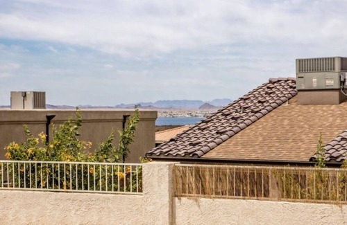 Lake Havasu City House | Plenty of Room to park your toys, 1/2 mile from Windsor Launch Ramp w/lake view.
