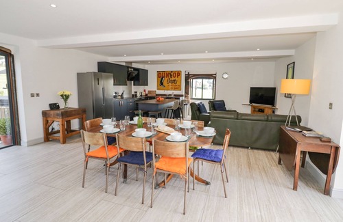Huntley Cottage | PLOUGH SHARE, pet friendly, character holiday cottage in Huntley