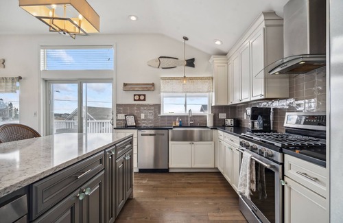 Newburyport House | "Plum Time" | Cozy Coastal Retreat | Water Views