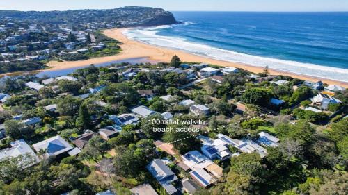 Macmasters Beach House | Plunge Pool and Flat 100m Walk To Beach