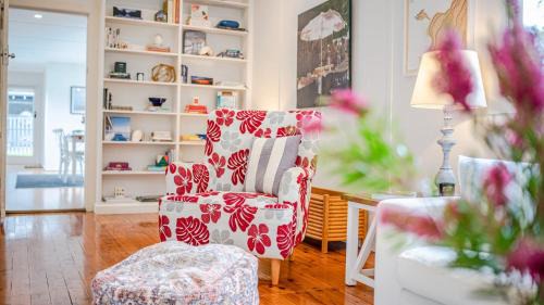 Macmasters Beach House | Plunge Pool and Flat 100m Walk To Beach