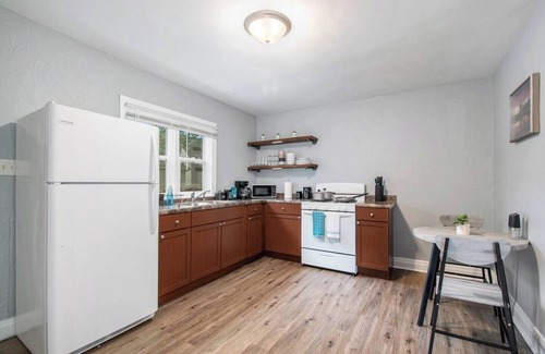 Michigan City Apartment | Plush & Cozy Retreat Private FreeParking