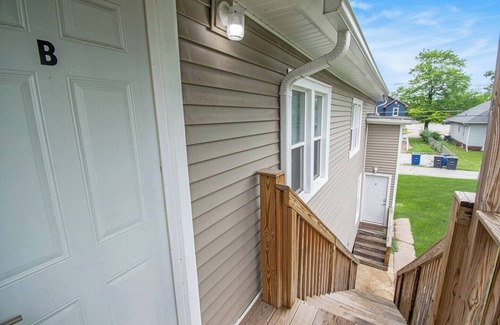 Michigan City Apartment | Plush Retreat Central Location Private FreeParking