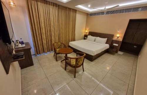 Kuilapalayam Hotel | PLUTUS RESIDENCY