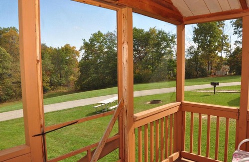 Plymouth Resort | Plymouth Rock Camping Resort Deluxe Cabin 16