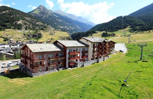 Termignon Apartment | PMB022 4 pers apartment at the foot of the slopes with beautiful mountain view