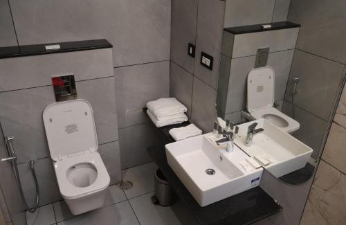 Vellore Hotel | PNS NAKSHATRA LUXURY - hotel