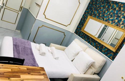 16th Arrondissement Apartment | Po1-TPSA16-RDC- ROOM Paris 16 ème
