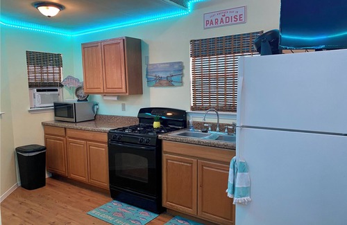 Port O Connor Cabin | POC Cabana on Maple St. Cozy little cabin, great location.