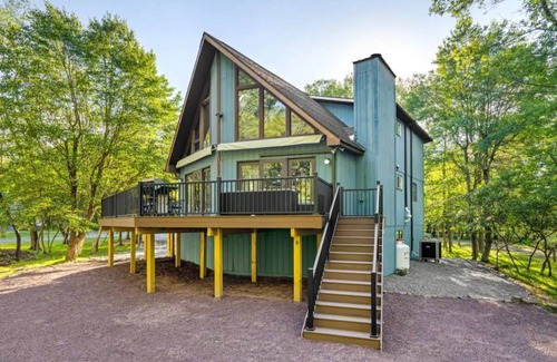 Albrightsville Cabin | Pocono A-frame Lakeside Cabin - Ski & Snow Nearby