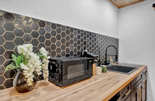 Canadensis Hotel | Pocono Bold & Modern | Firepits | Pet Friendly