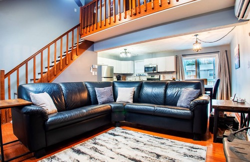 Tobyhanna Ski Chalet | Pocono Dog Friendly Home, Deck, Yard & Fire Pit