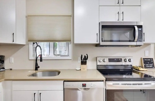 Tobyhanna House | Pocono Lake and Ski retreat. Dog friendly. Free kayaks, grill, and fire pit