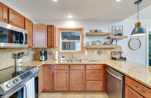 Pocono Lake Cottage | Pocono Lake Cottage w/Private Indoor Hot Tub