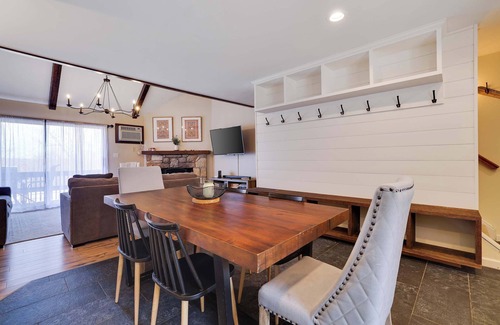 Village at Camelback Apartment | Pocono Mountain Chalet - Camelback Ski-in Ski-out!
