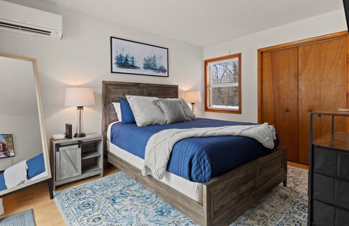 Tobyhanna Cabin | Pocono Oasis - Backs to Tobyhanna State Park!