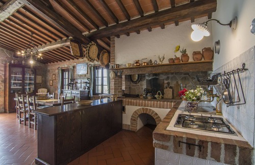 Santarello House | Podere Le Pozze, between green style and suggestions.